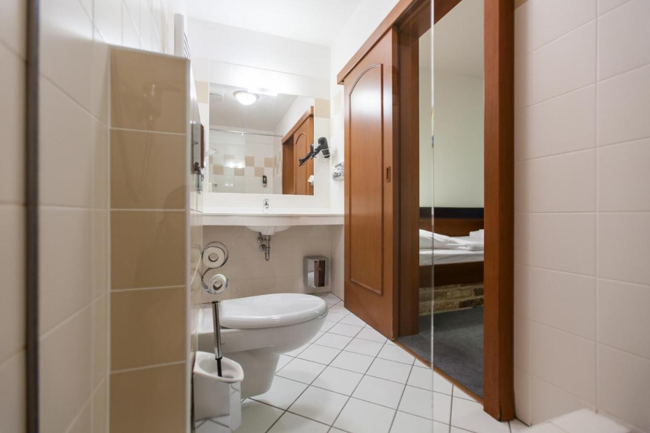 Hotel Vinar - Bed & Breakfast Kurdejov Exterior photo